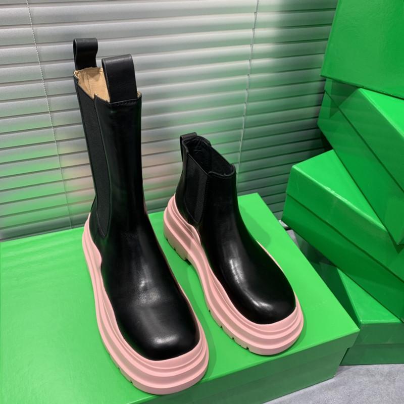 designer's latest customized logo women's boots leather non slip rubber sole luxury comfort exquisite technology high quality 35--40
designer's latest customized logo women's boots leather non slip rubber sole luxury comfort exquisite technology high quality 35--40