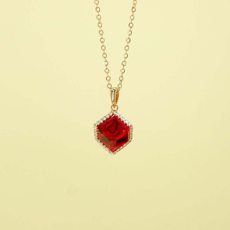 Pendant Necklaces Elegant Simple Red Cube Crystal Zircon Necklace Suitable For Women Fashion Wedding Birthday Christmas Party Jewelry Gift
Pendant Necklaces Elegant Simple Red Cube Crystal Zircon Necklace Suitable For Women Fashion Wedding Birthday Christmas Party Jewelry Gift