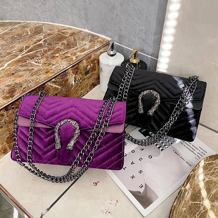 Factory wholesale women handbag leather shoulder bags in winter street trend wavy womens messenger bag sweet ladies leathesr fashion handbags
Factory wholesale women handbag leather shoulder bags in winter street trend wavy womens messenger bag sweet ladies leathesr fashion handbags