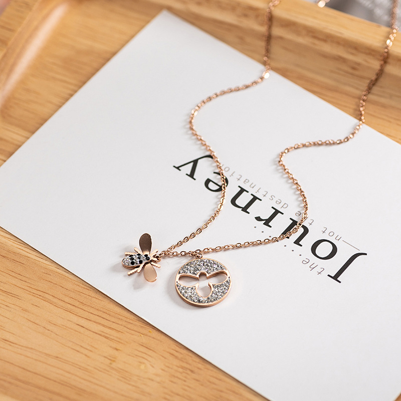 Exquisite Gift Cute Bee Pendant Necklace Rose Gold Stainless Steel Jewelry