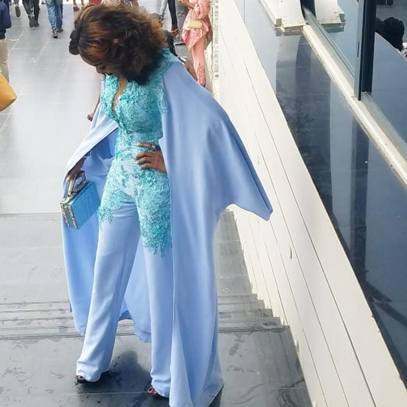 Sky Blue Evening Dress Jumpsuit with Wrap Cape Lace Appliqued Plus Size Women Outfit Prom Dresses Pant Suit Robe de mariée