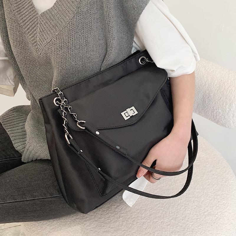 Small Oxford Cloth Crossbody Bags for Women 2021 Black Handbags Female Trend Lady Designer Chain Women's Hand Bag
Small Oxford Cloth Crossbody Bags for Women 2021 Black Handbags Female Trend Lady Designer Chain Women's Hand Bag