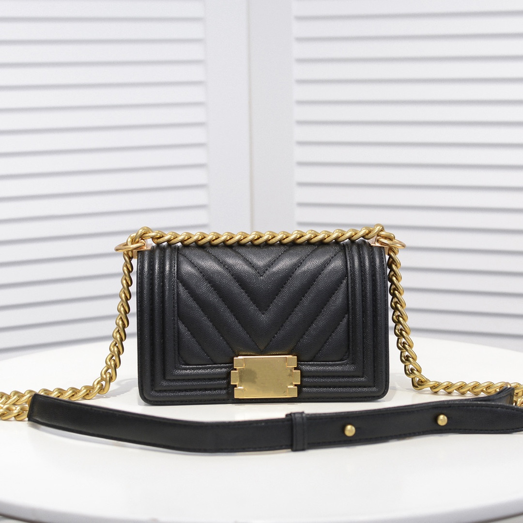fashion designer bag women's handbag cross Messenger Shoulder chain bag high quality leather wallet women's large capacity V-shaped diamond mesh, Box
fashion designer bag women's handbag cross Messenger Shoulder chain bag high quality leather wallet women's large capacity V-shaped diamond mesh, Box