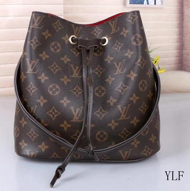 LV LOUIS VITTON Beach bags Cosmetic Handbags Women Messenger Bags Clutch Long wallets Women's shoulder bag
LV LOUIS VITTON Beach bags Cosmetic Handbags Women Messenger Bags Clutch Long wallets Women's shoulder bag