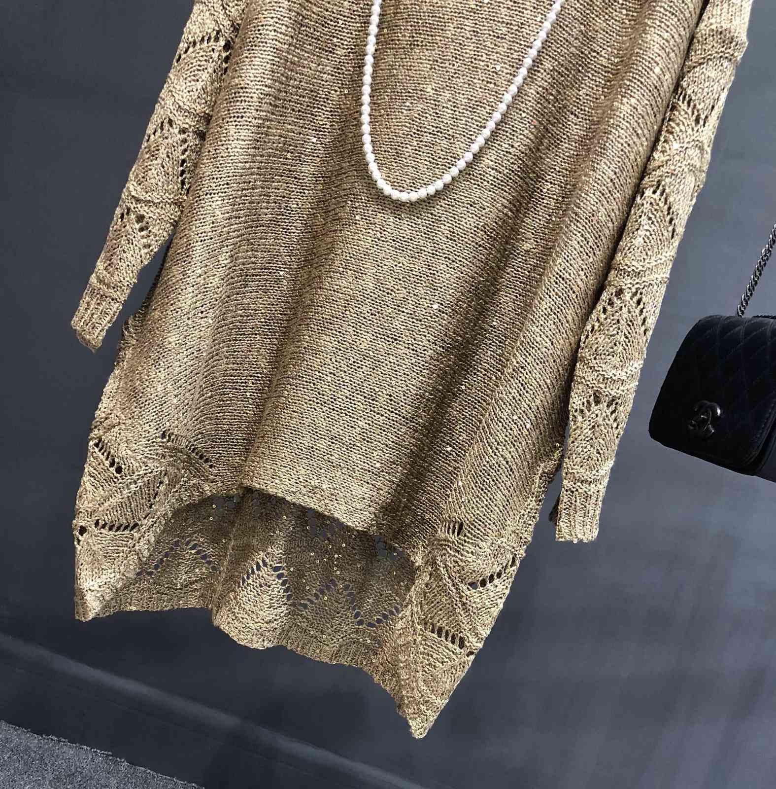 Qooth Shinny Lurex Sweater Women Round Neck Long Jumper Casual Knit Pull Femme Pullover Bling Hollow Out Sequin QH2175 210609