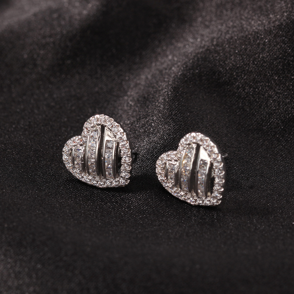 Hip Hop Heart Shape Stud Earring Bling 18K Real Gold Plated Prevent Allergy Earrings for Men Women Gift