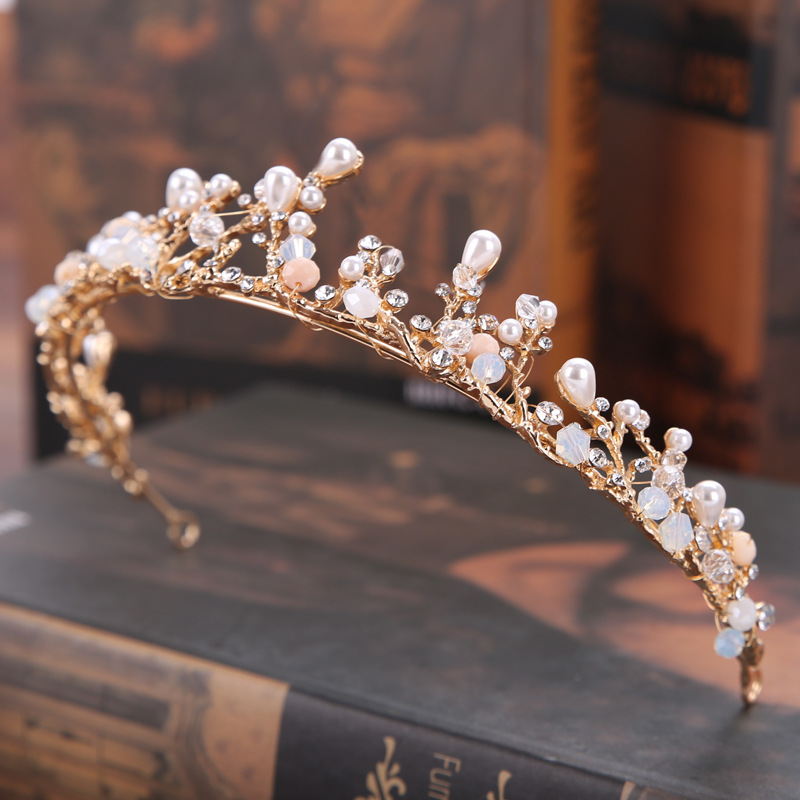 KMVEXO Coming Bride Headdress Retro Hair Jewelry Gold Pearl Rhinestone Flower Crown Women Wedding Accessories
KMVEXO Coming Bride Headdress Retro Hair Jewelry Gold Pearl Rhinestone Flower Crown Women Wedding Accessories