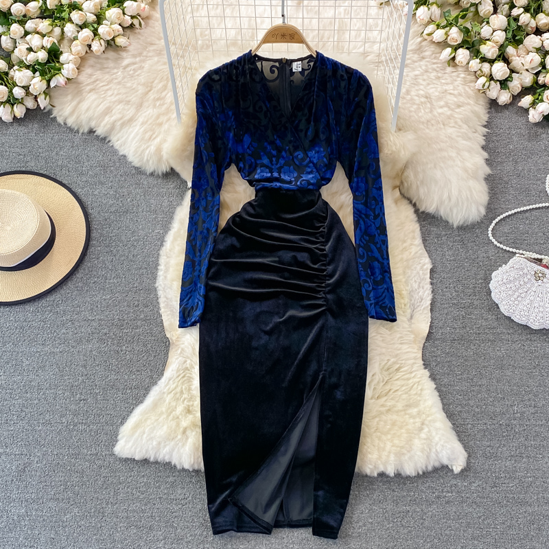 Autumn WInter Floral Patchwork Velvet Party Bodycon Dress Sexy Red/Black/Blue Vestidos Female Elegant Long Sleeve Draped Robe 2022, Same as picture
Autumn WInter Floral Patchwork Velvet Party Bodycon Dress Sexy Red/Black/Blue Vestidos Female Elegant Long Sleeve Draped Robe 2022, Same as picture