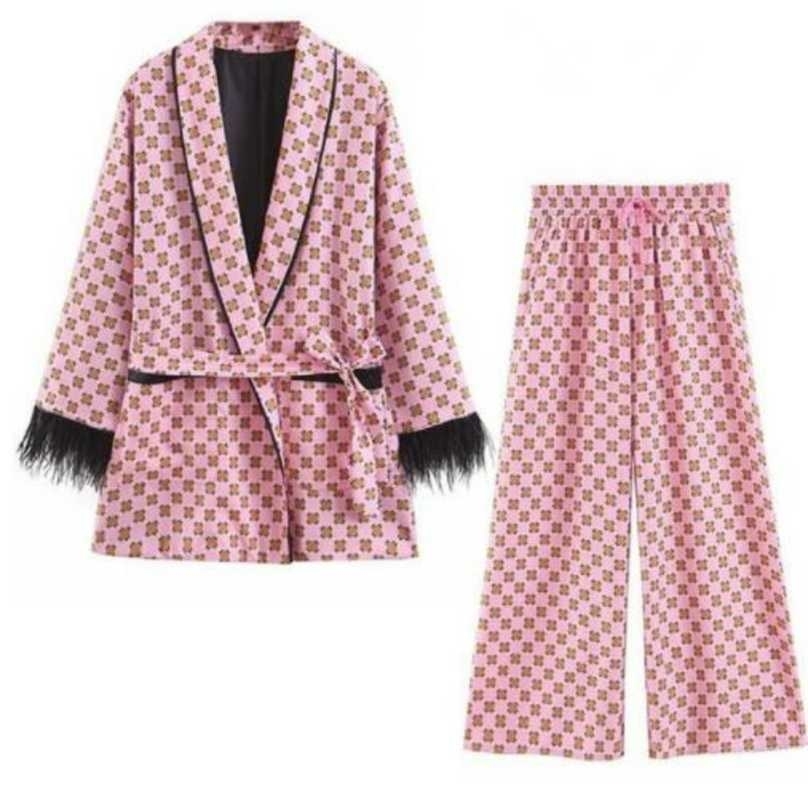 Women' suits Spring Summer Pink Geometric Printing Feather Kimono Jacket vertical Wide Leg Pants Pajamas Suits Two Piece Set 211106
Women' suits Spring Summer Pink Geometric Printing Feather Kimono Jacket vertical Wide Leg Pants Pajamas Suits Two Piece Set 211106