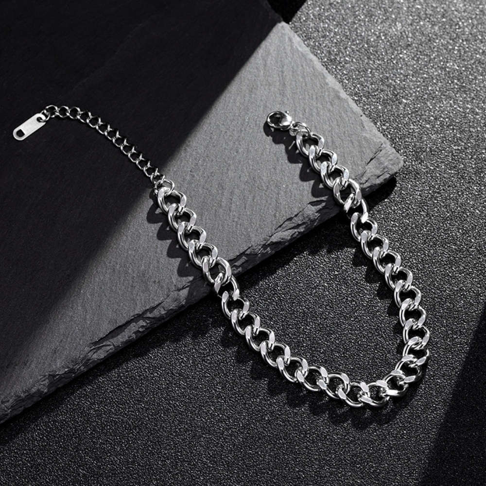The style design is a Korean version tiktok, red net of titanium and the steel bracelet., Golden;silver
The style design is a Korean version tiktok, red net of titanium and the steel bracelet., Golden;silver