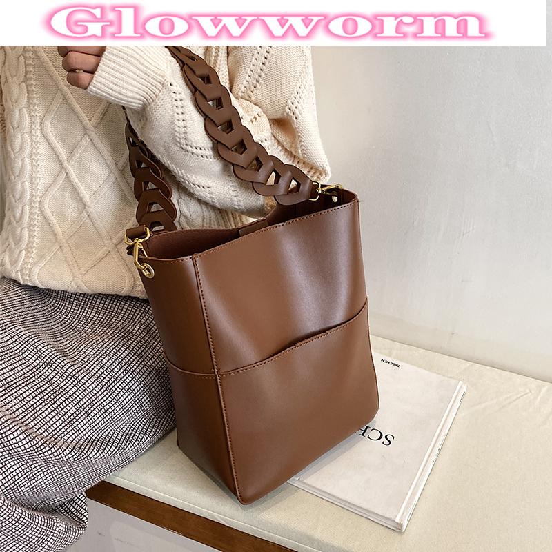 High-quality large-capacity retro shoulder bag 2021 autumn and winter new fashion women's designer messenger bucket bag, Black
High-quality large-capacity retro shoulder bag 2021 autumn and winter new fashion women's designer messenger bucket bag, Black
