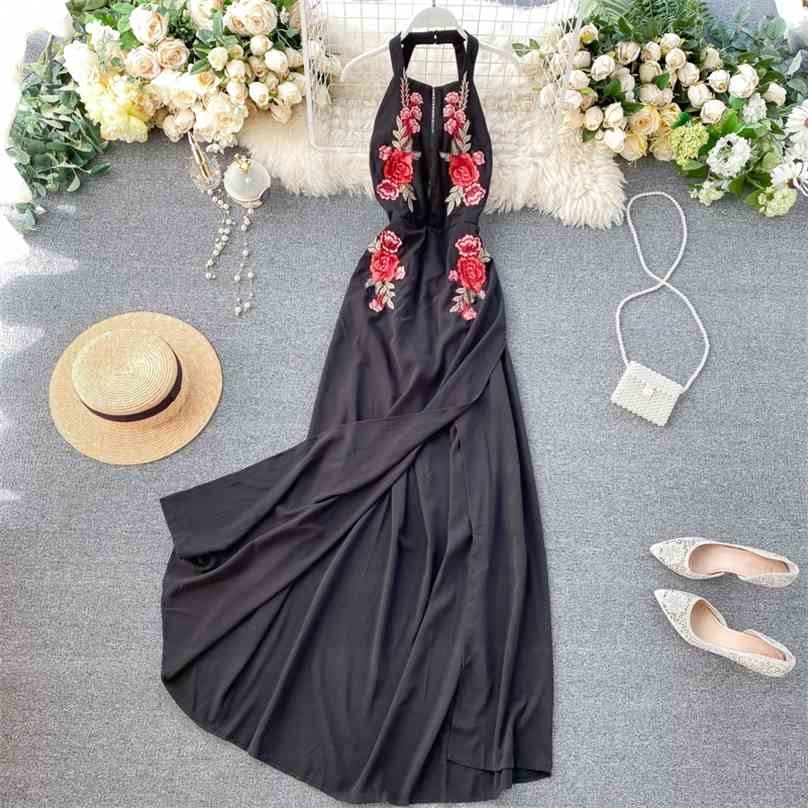 Women Beach Vintage Dress Summer Slim A-line Floral Embroidery Sleeveless Spaghetti Strap Dresses Ladies Black Robe 210525
Women Beach Vintage Dress Summer Slim A-line Floral Embroidery Sleeveless Spaghetti Strap Dresses Ladies Black Robe 210525