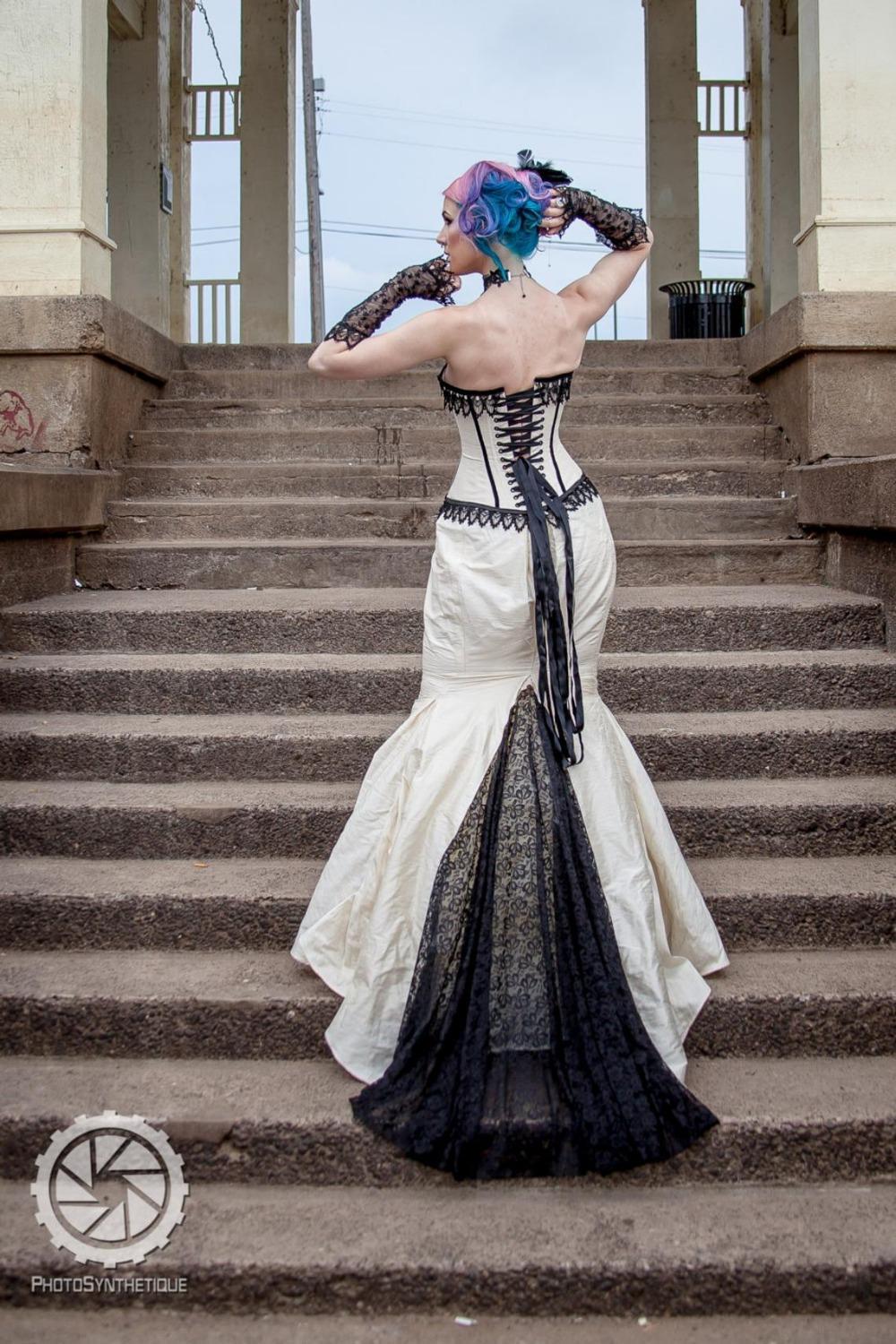 Vintage Black And White Mermaid Wedding Dresses Retro Gothic Strapless Plus Size Corset Wedding Gowns Country Vestidos de Novia Bride Dress