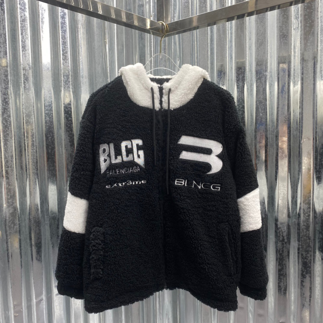 2021ss spring and summer new high grade cotton shirt Men's hoodie Suit pants Casual Fashion jacket Color stripe print sweatshirt Size: s-xxxl Color: black white 11-24422
2021ss spring and summer new high grade cotton shirt Men's hoodie Suit pants Casual Fashion jacket Color stripe print sweatshirt Size: s-xxxl Color: black white 11-24422