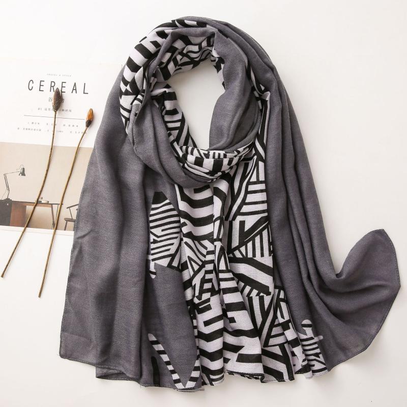 Scarves 2021 Spain Fashion Plain Geometric Viscose Shawl Scarf High Quality Wrap Pashmina Stole Bufandas Muslim Hijab Sjaal, Blue;gray
Scarves 2021 Spain Fashion Plain Geometric Viscose Shawl Scarf High Quality Wrap Pashmina Stole Bufandas Muslim Hijab Sjaal, Blue;gray