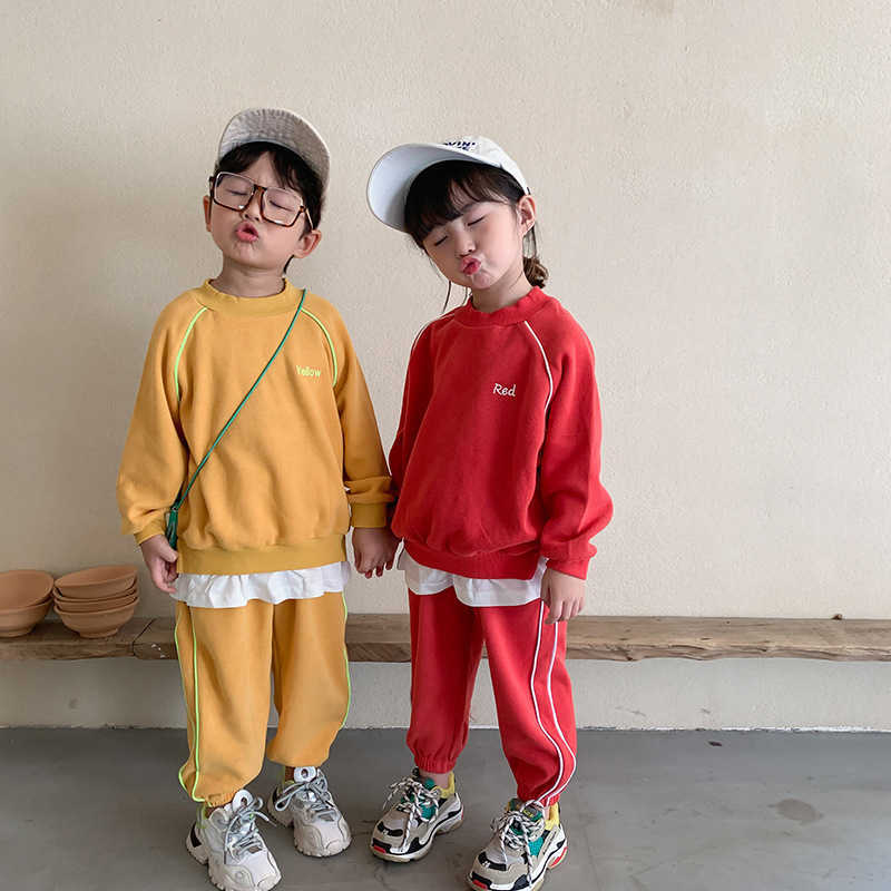 Autumn boys girls loose solid color 2 piece set Korean College style kids children long sleeve and pants clothes sets 210615, Set red
Autumn boys girls loose solid color 2 piece set Korean College style kids children long sleeve and pants clothes sets 210615, Set red