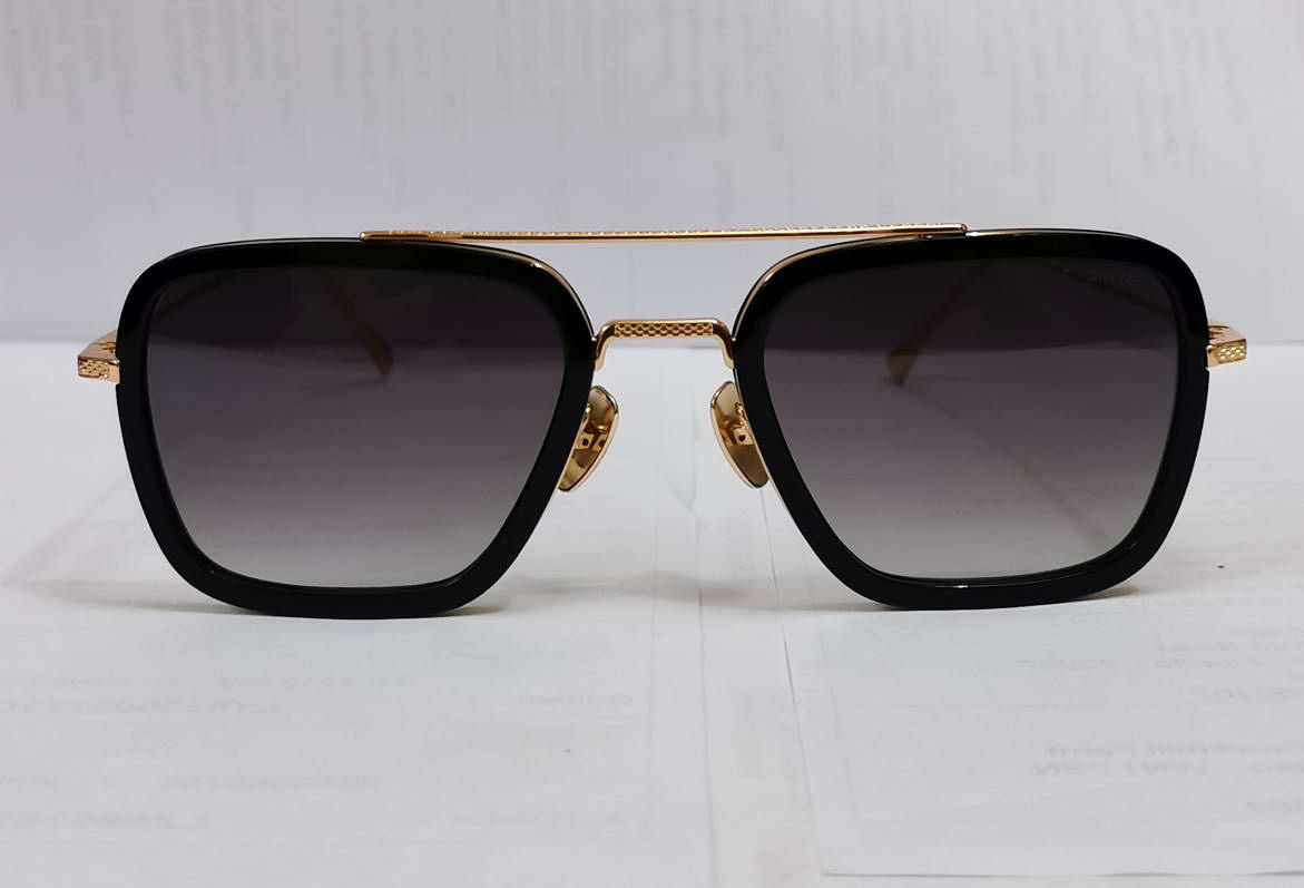Square Pilot Sunglasses 006 Vintage Sport Sunglasses Black Gold Frame Gray Gradient for Men UV Sun Shades with Box
Square Pilot Sunglasses 006 Vintage Sport Sunglasses Black Gold Frame Gray Gradient for Men UV Sun Shades with Box