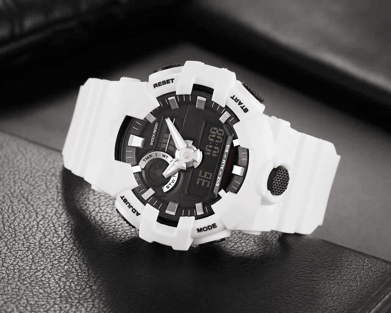 Men's Quartz Digital Sports 700 Watch LED Dual Display World Time All functions can be operated with high quality
Men's Quartz Digital Sports 700 Watch LED Dual Display World Time All functions can be operated with high quality