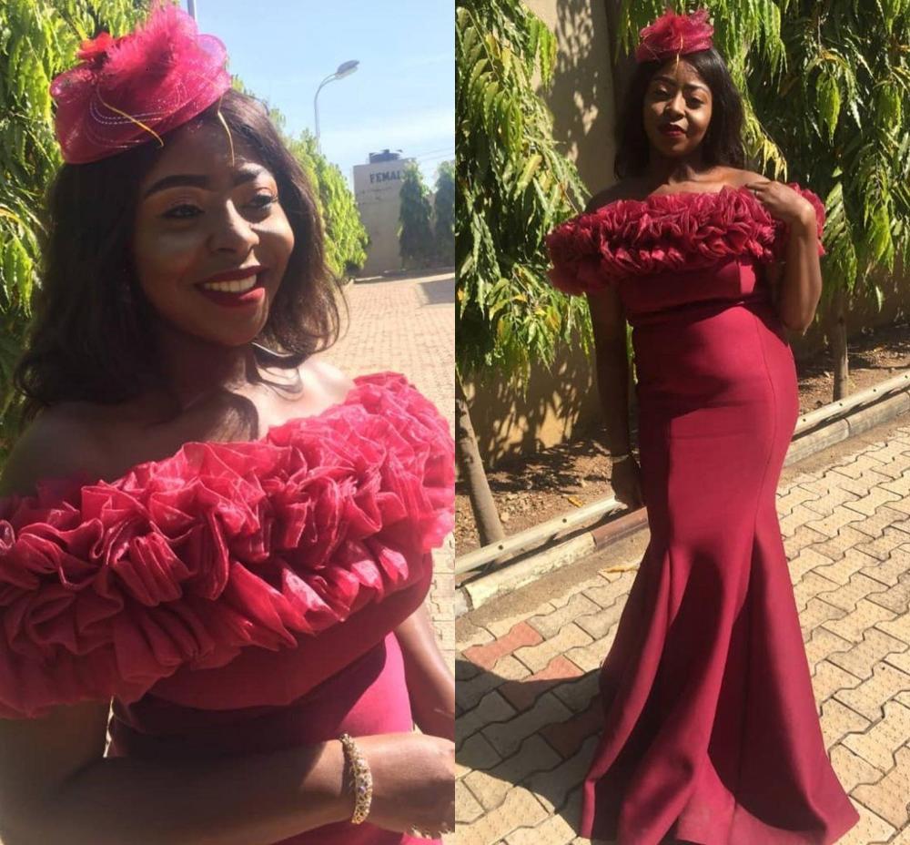 2021 New Burgundy Off the Shoulder Evening Es Mermaid Ruffles Prom Cheap African Formal Party Gowns Vestidos De Festa Mlno, Pink
2021 New Burgundy Off the Shoulder Evening Es Mermaid Ruffles Prom Cheap African Formal Party Gowns Vestidos De Festa Mlno, Pink