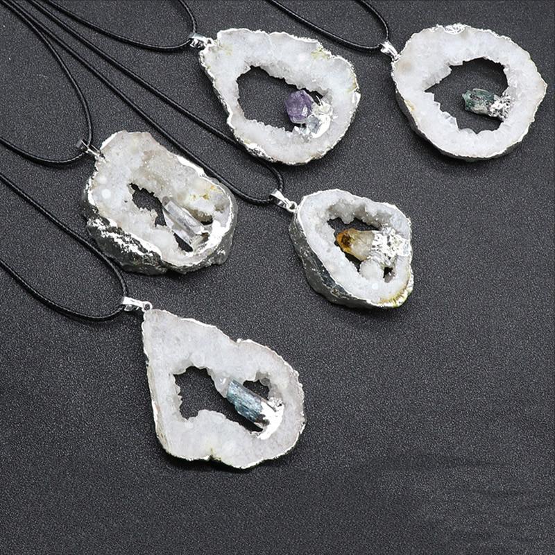 Pendant Necklaces Healing Natural Agates Irregular White Agat Stone Slice Pendulum Amethysts Citrines Kyanite Crystal Necklace
Pendant Necklaces Healing Natural Agates Irregular White Agat Stone Slice Pendulum Amethysts Citrines Kyanite Crystal Necklace