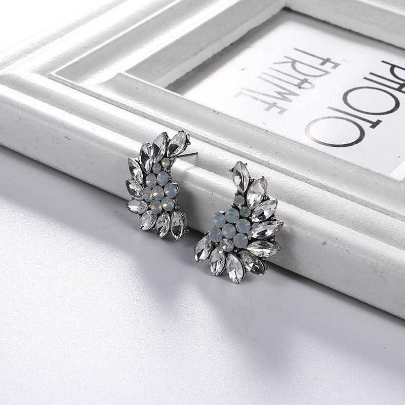 Dangle & Chandelier White Glass Rhinestone Fashion Earring Women Jewelry Arrival Metal With Gems Stud For Girls
Dangle & Chandelier White Glass Rhinestone Fashion Earring Women Jewelry Arrival Metal With Gems Stud For Girls
