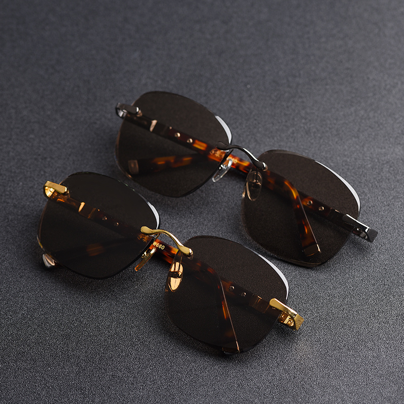 2021 New Glass Sunglasses Male Women Oversize Big Rimless Stone Glasses Brown Lens Anti Eye Dry Scratch Uv400 Lmn6
2021 New Glass Sunglasses Male Women Oversize Big Rimless Stone Glasses Brown Lens Anti Eye Dry Scratch Uv400 Lmn6