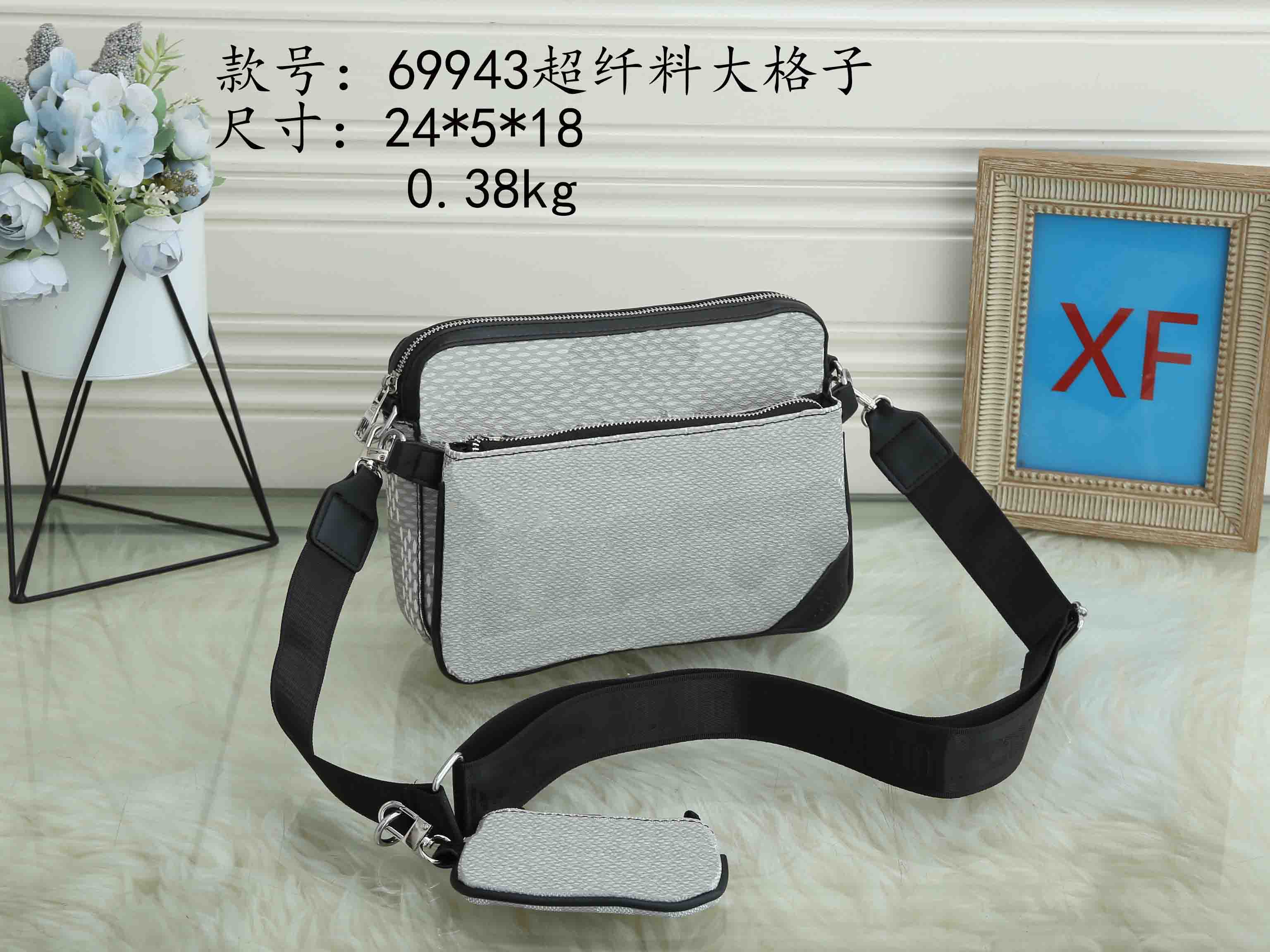 HH M45965 District Trio Messenger Bag Mens Designer Crossbody Bags Detachable Zipper Pocket And Adjustable Straps Man Coin Purse Wallets Hobos 3 pecs Sets Totes, Add shipping fee
HH M45965 District Trio Messenger Bag Mens Designer Crossbody Bags Detachable Zipper Pocket And Adjustable Straps Man Coin Purse Wallets Hobos 3 pecs Sets Totes, Add shipping fee