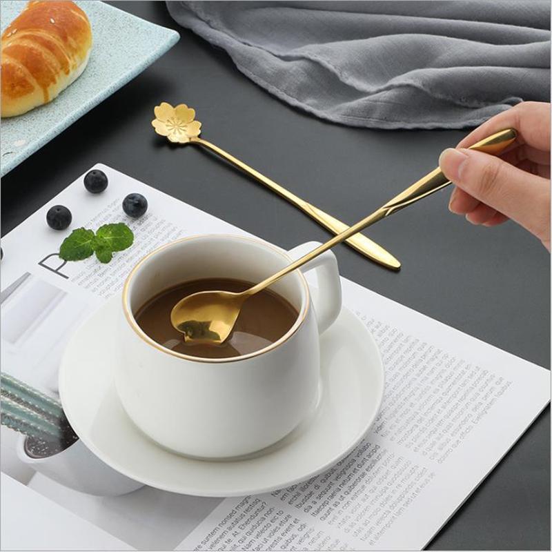 Spoons Tea Coffee Mixing Spoon Gold Long Handle Dessert Stainless Steel Vintage Teaspoons Drink Tableware Flowers Design 1PCS4797275