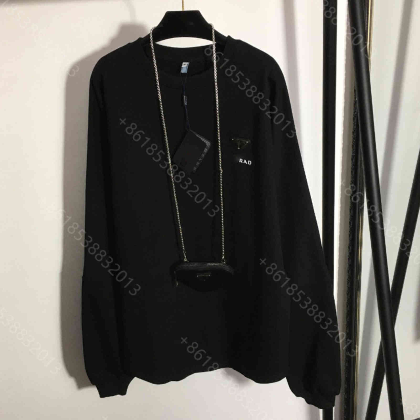Latest design champion hoodies for women cotton hoodie jacket free chain logo chest bag high-end brand triangle badge pullover two colors casual women clothes a1
Latest design champion hoodies for women cotton hoodie jacket free chain logo chest bag high-end brand triangle badge pullover two colors casual women clothes a1