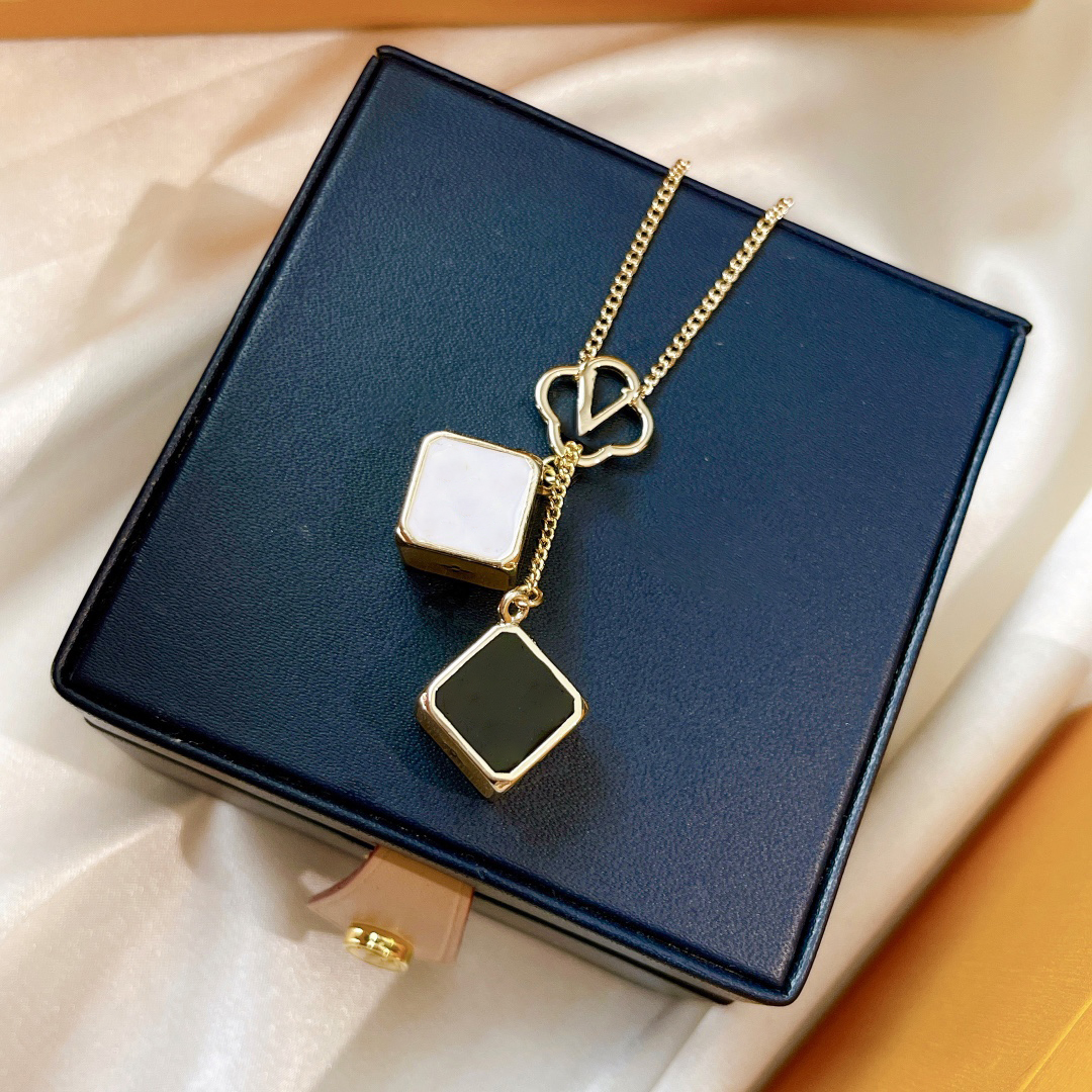 Design Women Pendant Necklaces Luxury Letter Highly Quality Female Party Wedding Lovers gift hip hop jewelry
Design Women Pendant Necklaces Luxury Letter Highly Quality Female Party Wedding Lovers gift hip hop jewelry
