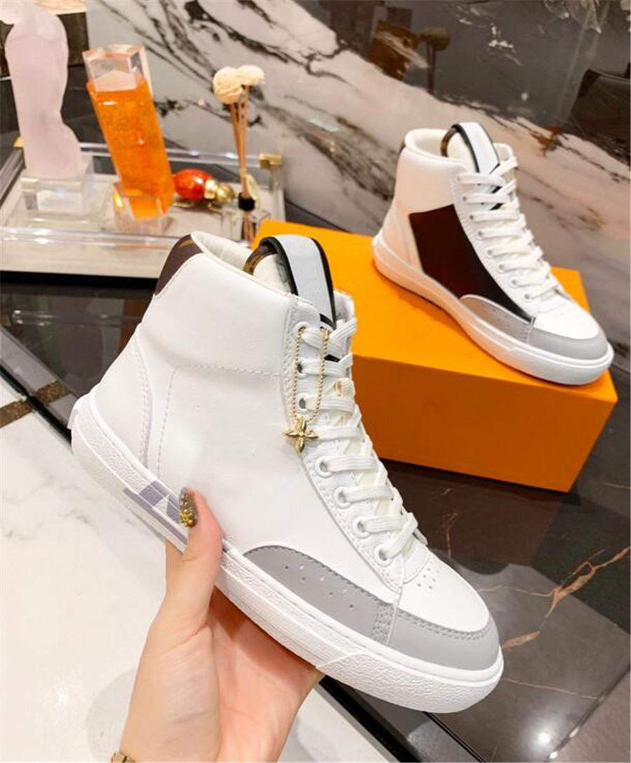 Classic Brand Men Women Dress Shoes breathable Leather shoe Fashion Man Woman outdoor sports sneakers boots top quality unisex Comfortable shoes L111546
Classic Brand Men Women Dress Shoes breathable Leather shoe Fashion Man Woman outdoor sports sneakers boots top quality unisex Comfortable shoes L111546