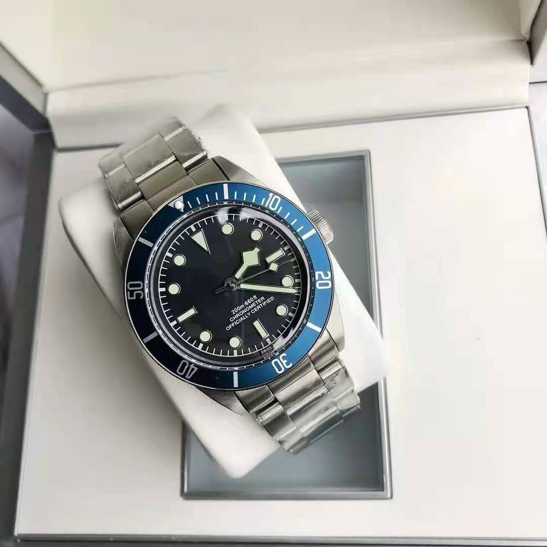The 2021 new upgraded watch inherits the rich brand tradition. The 8215 automatic mechanical movement is accurate and durable, Slivery;brown
The 2021 new upgraded watch inherits the rich brand tradition. The 8215 automatic mechanical movement is accurate and durable, Slivery;brown