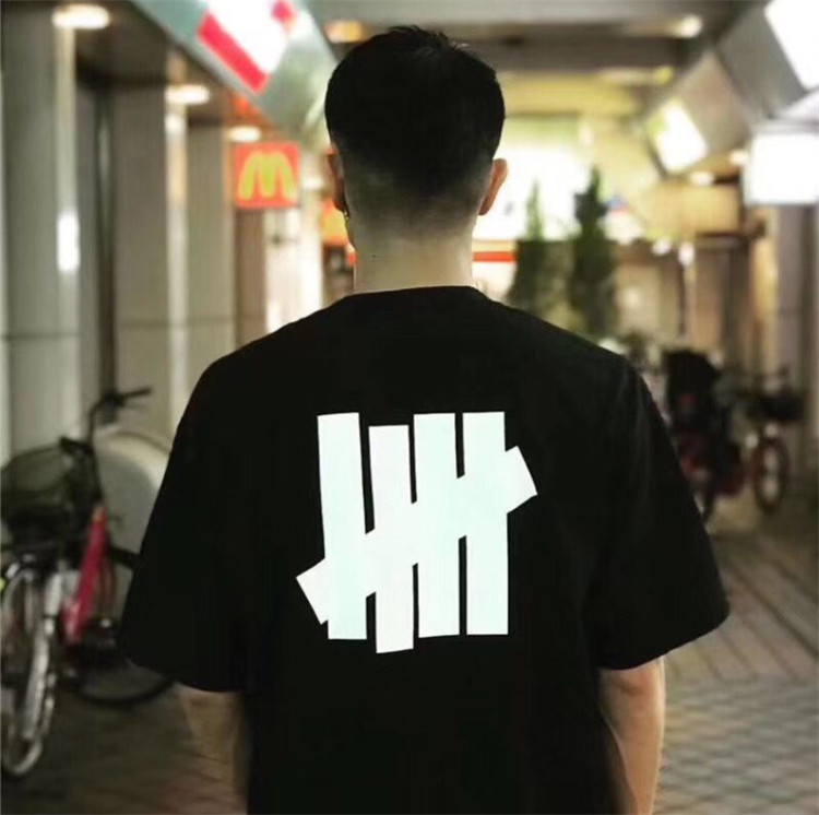 21ss Designer trend fashion short sleeve T-shirt 2020 new selection hot couple short sleeve T-shirt summer, White;black
21ss Designer trend fashion short sleeve T-shirt 2020 new selection hot couple short sleeve T-shirt summer, White;black