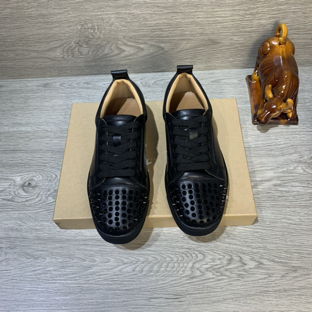 2021 Hot Sale Red Bottom Low Cut Spikes Flats Shoes For Men Women Leather Women Leather Sneakers Party Designer Shoes size 35-46, Black
2021 Hot Sale Red Bottom Low Cut Spikes Flats Shoes For Men Women Leather Women Leather Sneakers Party Designer Shoes size 35-46, Black