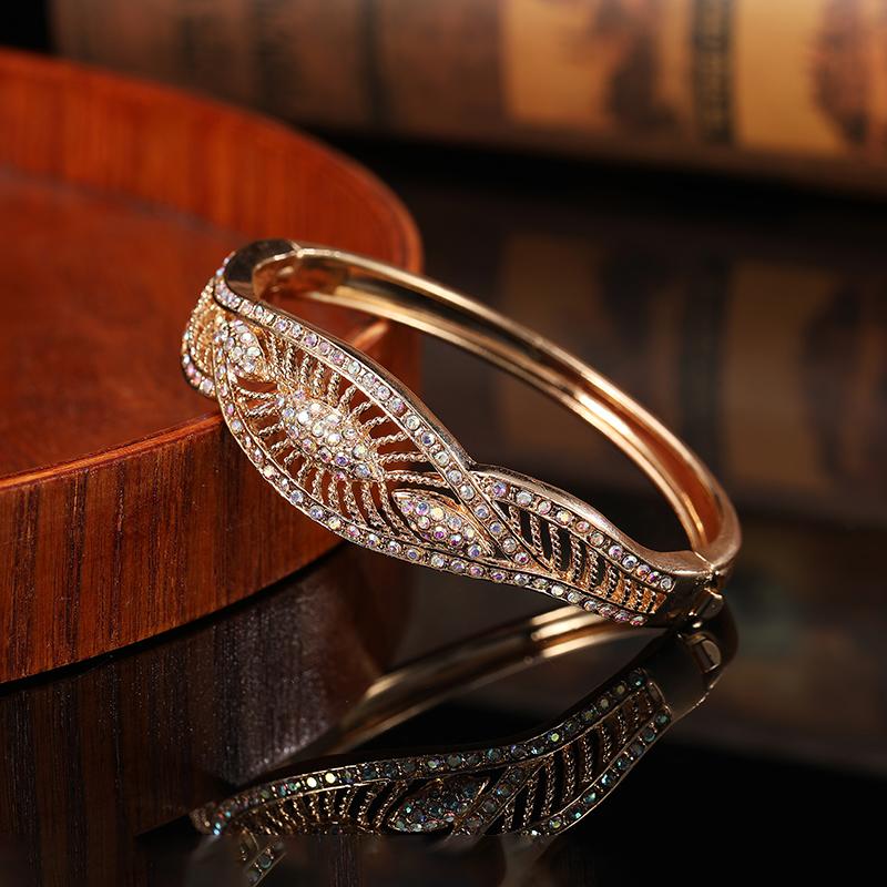 Bangle Fashion Elegant Girl Rhinestone Bracelet Round Hollow-out Design Women's Wrist Ornament Open
Bangle Fashion Elegant Girl Rhinestone Bracelet Round Hollow-out Design Women's Wrist Ornament Open
