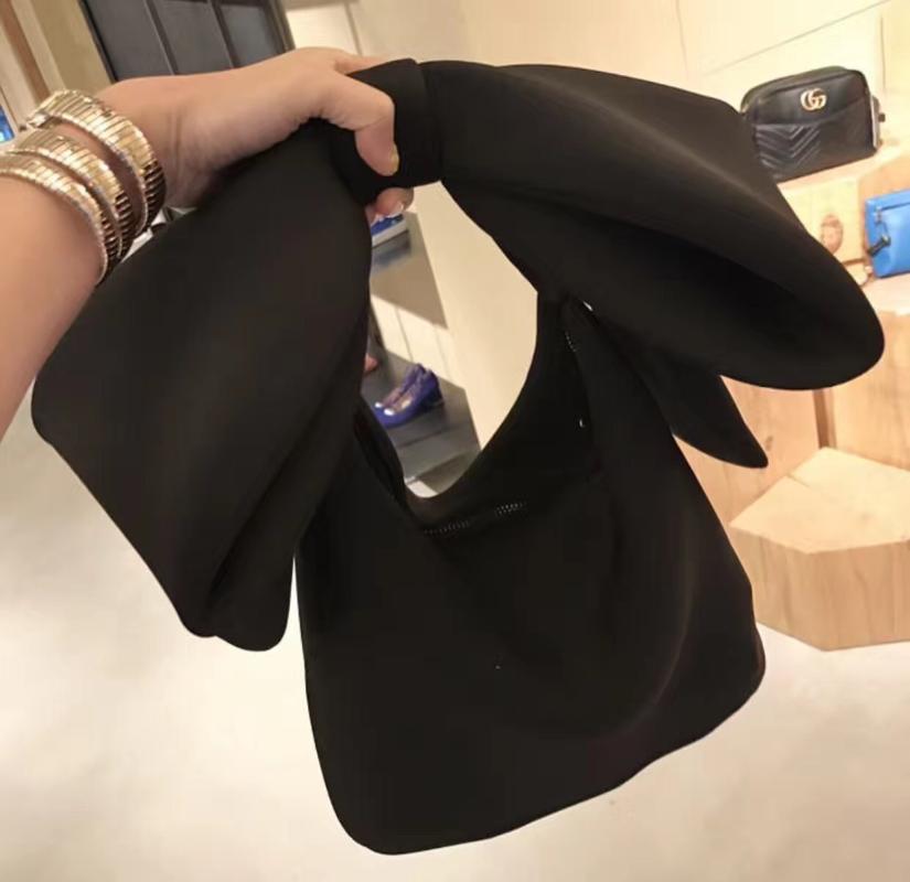 2021 Summer Designer Women Handbags Bow Day Clutches Bag Ladies Evening Party Clutches Black Handbag Shoulder Bag
2021 Summer Designer Women Handbags Bow Day Clutches Bag Ladies Evening Party Clutches Black Handbag Shoulder Bag