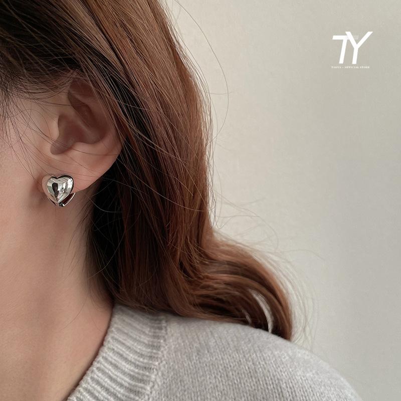 Stud Korean Design Copper Alloy Simple Silvery Heart Earrings Fashion Jewelry Wedding Party Girl's Sweet For Woman, Golden;silver
Stud Korean Design Copper Alloy Simple Silvery Heart Earrings Fashion Jewelry Wedding Party Girl's Sweet For Woman, Golden;silver