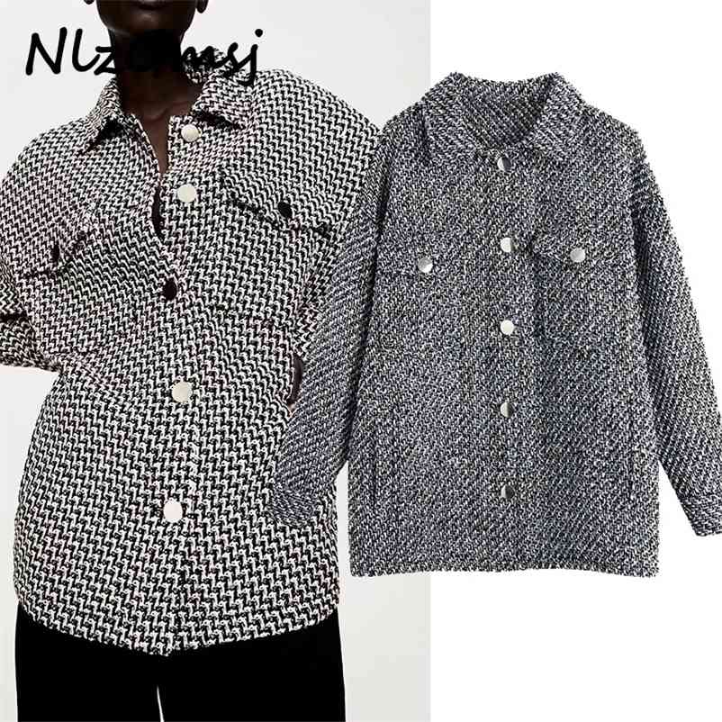 Jacket Women Textured Weave Overshirt Long Sleeve Patch Pockets Vintage Loose Shirt Woman Fashion Large Size Top 210628, As picture
Jacket Women Textured Weave Overshirt Long Sleeve Patch Pockets Vintage Loose Shirt Woman Fashion Large Size Top 210628, As picture