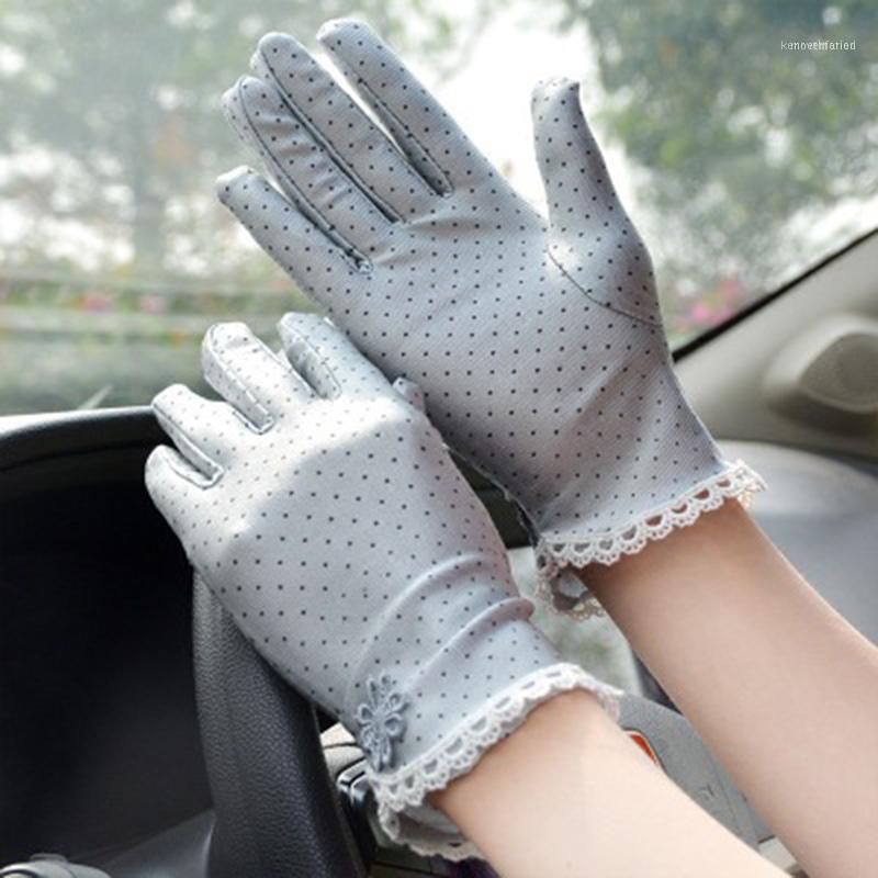 Five Fingers Gloves Summer Sunscreen Driving Women Breathable Thin Short Elasticity Full Finger Lace Cute Dot Anti-UV Cycling Glove K41
Five Fingers Gloves Summer Sunscreen Driving Women Breathable Thin Short Elasticity Full Finger Lace Cute Dot Anti-UV Cycling Glove K41