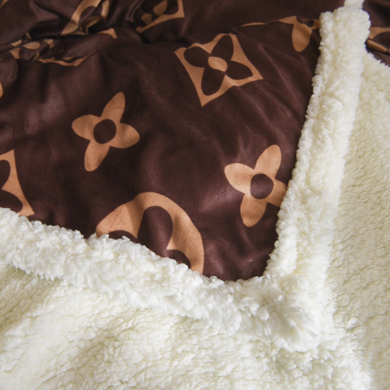 autumn fashion ins style blanket home car sofa blankets high quality letter pattern
autumn fashion ins style blanket home car sofa blankets high quality letter pattern