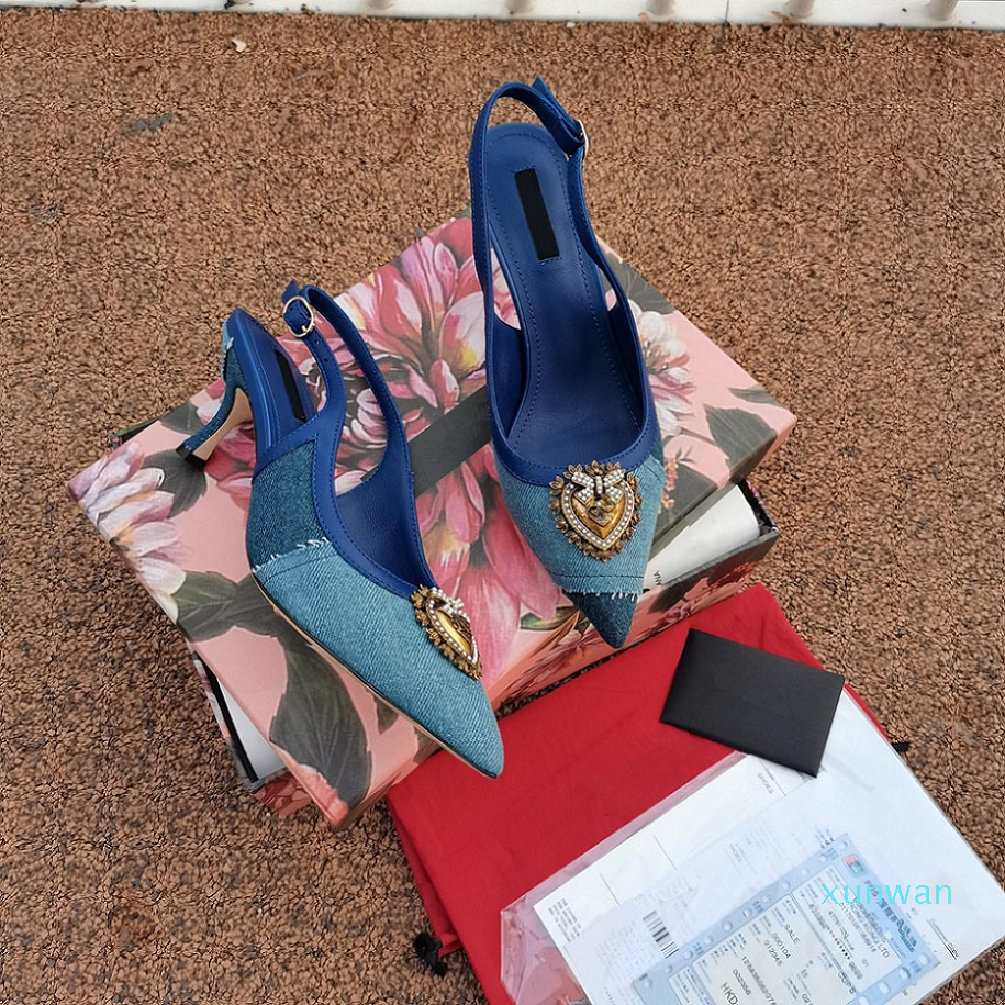 2021 new Fashion leisure slippers ladies sandals slippers metal buckle leather sexy temperament high heels non-slip wear-resistant -39, Blue
2021 new Fashion leisure slippers ladies sandals slippers metal buckle leather sexy temperament high heels non-slip wear-resistant -39, Blue