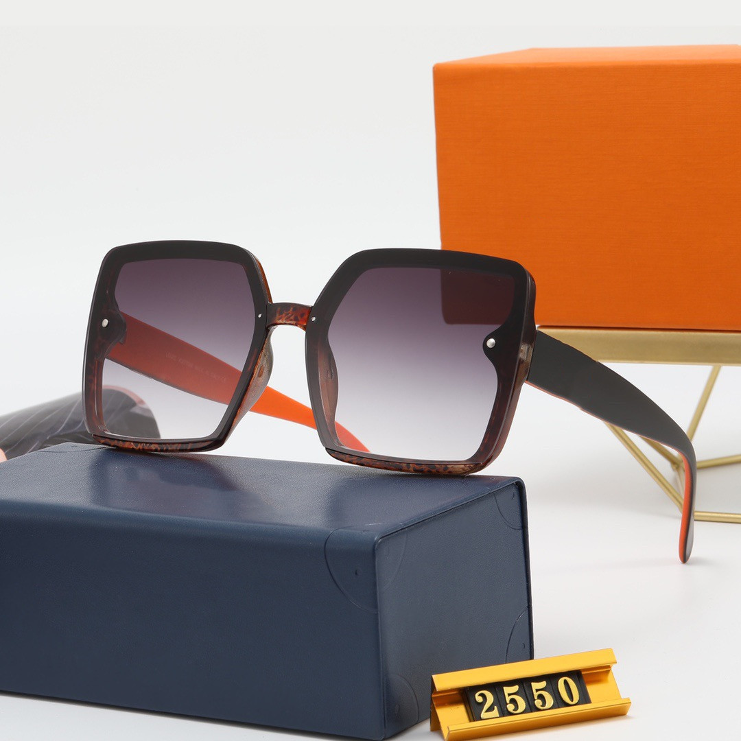 2022 Luxury 2550 Sunglasses Square Frame Metal Popular UV Protection Men Brand Designer Sunglasses Wooden Vintage Retro Style Come With Case
2022 Luxury 2550 Sunglasses Square Frame Metal Popular UV Protection Men Brand Designer Sunglasses Wooden Vintage Retro Style Come With Case