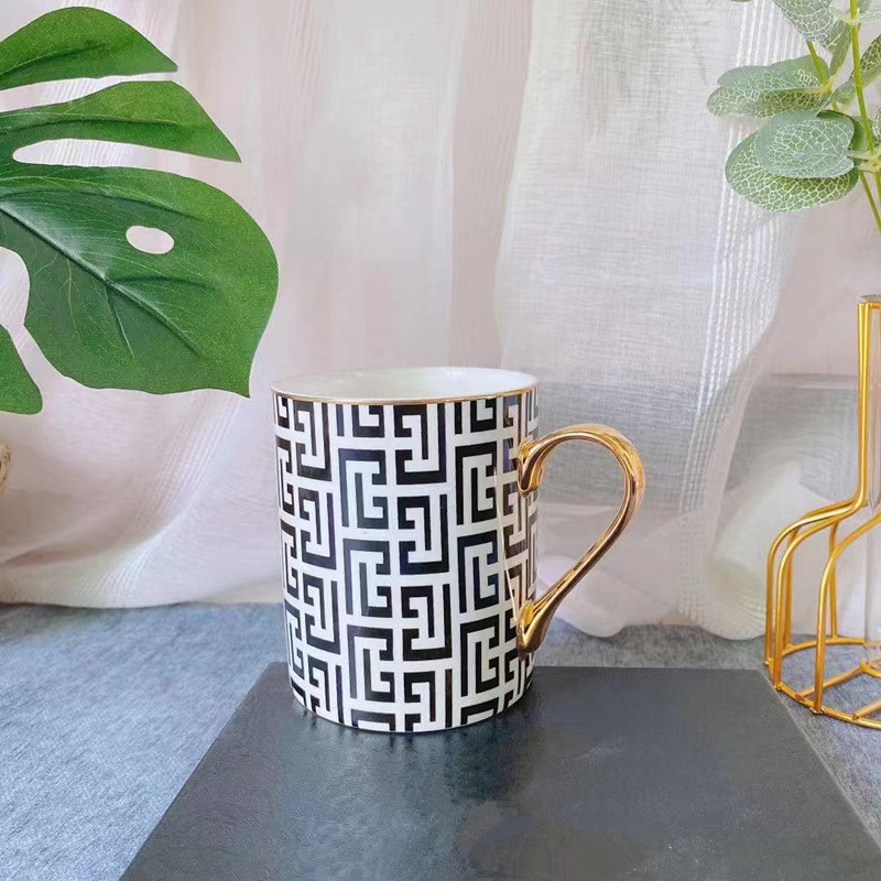coffee water drink mugs unisex letter pattern high quality fashion bottles flask cup
coffee water drink mugs unisex letter pattern high quality fashion bottles flask cup