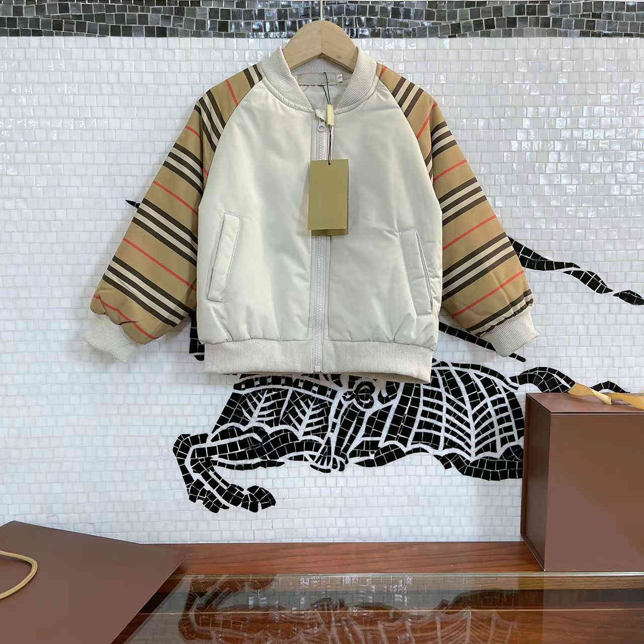 2021FW Children's Thin cotton jacket Cotton lining brand designer winter boys jackets kids coat, 11
2021FW Children's Thin cotton jacket Cotton lining brand designer winter boys jackets kids coat, 11