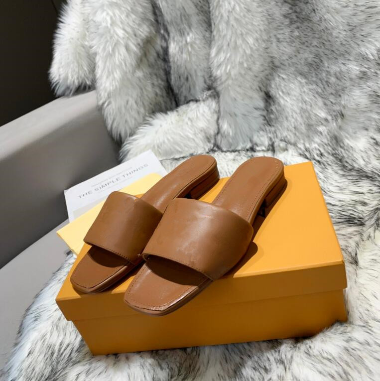 2021 Hot Sale- Black Leather 4g Flat Sandals slippers with brass metal buckle detail sole height 5cm
2021 Hot Sale- Black Leather 4g Flat Sandals slippers with brass metal buckle detail sole height 5cm