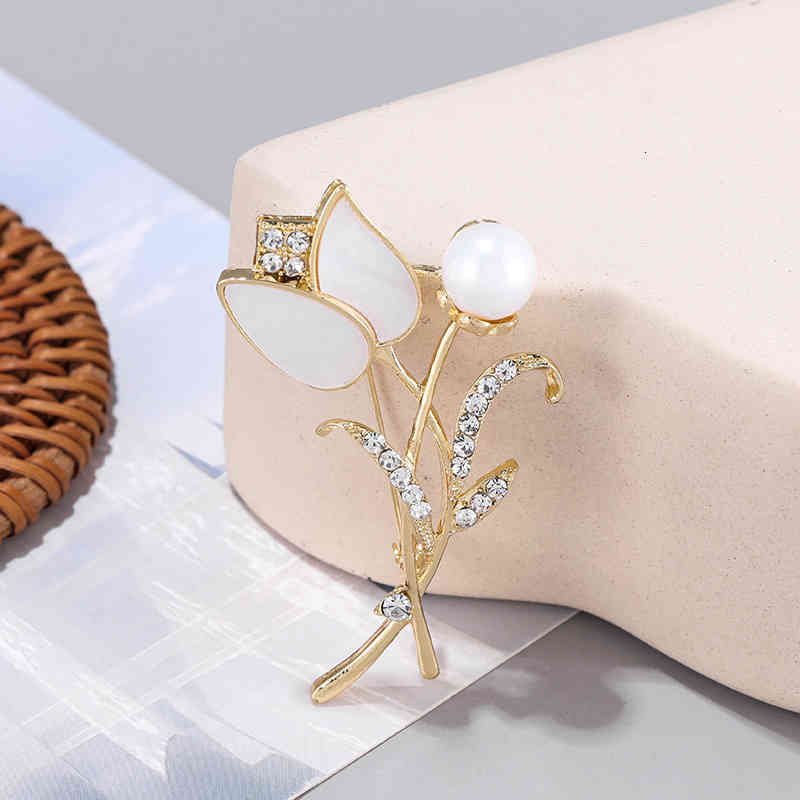 Brooch 2021 Japanese and Korean Flower Anti Light Button Pin As a Gift for Mother Teacher