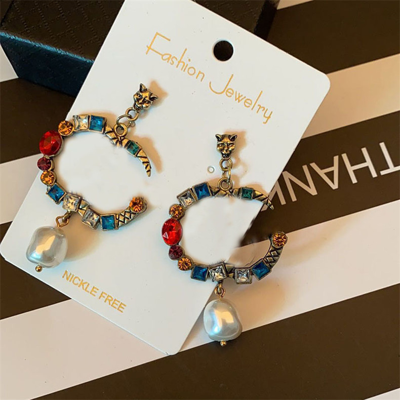 Vintage Color Earrings Crystal Exaggerated Charm Letters Studs Irregular Pearl Earrings Shiny Chaem For Woman Gift, Golden
Vintage Color Earrings Crystal Exaggerated Charm Letters Studs Irregular Pearl Earrings Shiny Chaem For Woman Gift, Golden