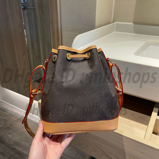 Top Quality L luxurys designers bags Fashion womens CrossBody Handbag ladies Totes NEONOE Drawstring bucket Bag purse 2021 Cross Body Handbags Most Popular, No bags
Top Quality L luxurys designers bags Fashion womens CrossBody Handbag ladies Totes NEONOE Drawstring bucket Bag purse 2021 Cross Body Handbags Most Popular, No bags