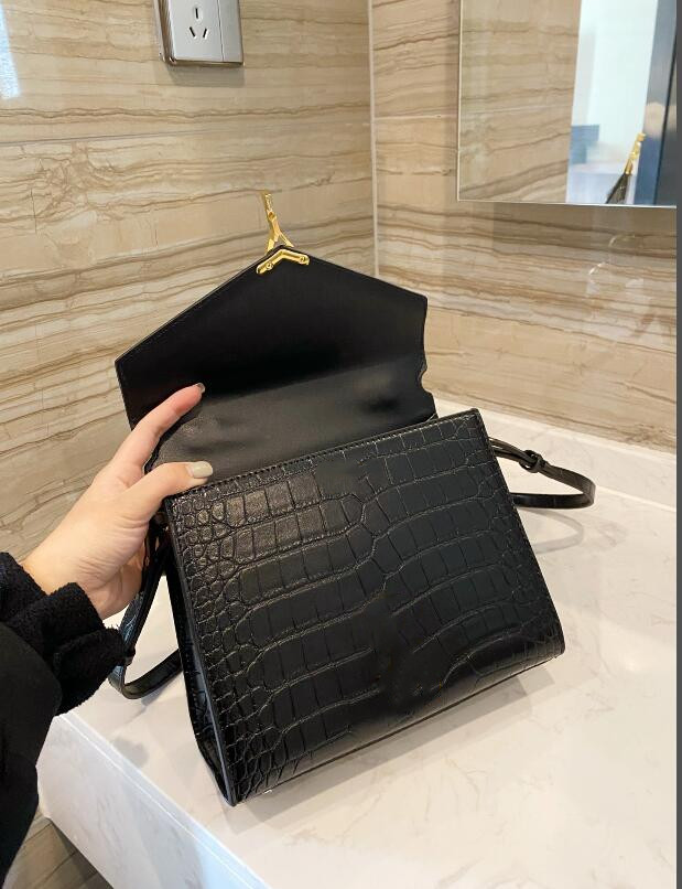 2021 Hot New luxurys designers bags Messenger Bag Women Totes Fashion Bags Vintage printing High Quality Shoulder Bags classic crossbody bag
2021 Hot New luxurys designers bags Messenger Bag Women Totes Fashion Bags Vintage printing High Quality Shoulder Bags classic crossbody bag