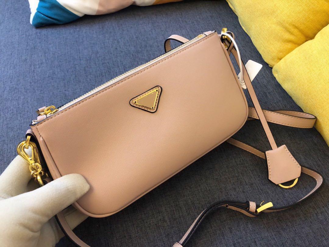Designer handbags high quality brand purse famous handbag ladies letters fashion street essential wallat
Designer handbags high quality brand purse famous handbag ladies letters fashion street essential wallat